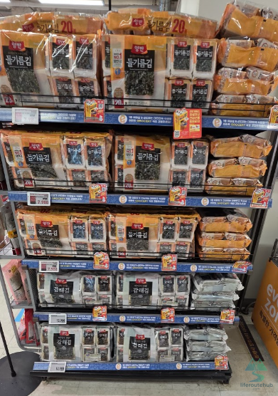 Korean Grocery Store 101: How to Shop at E-mart in South Korea Food seaweed on the shelves at E-mart stores
